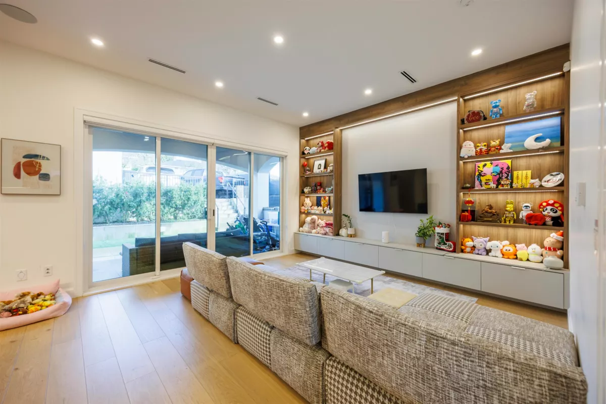 Primary Bedroom Photo of 6549 Portland Street, Burnaby, BC