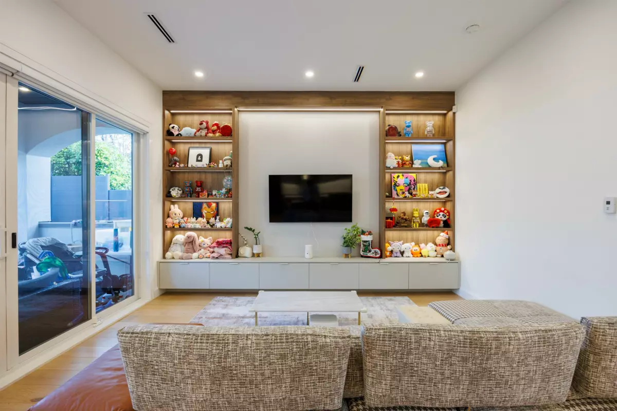 Walk-In Closet Photo of 6549 Portland Street, Burnaby, BC