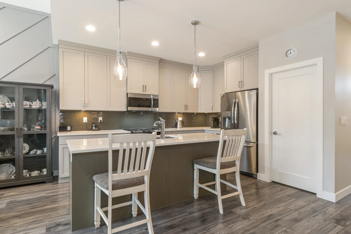 Dining Area Photo of 64 46110 Thomas Road, Chilliwack, BC