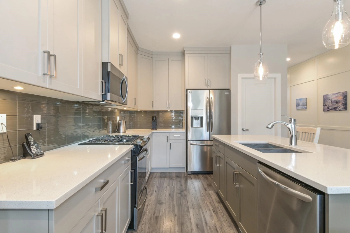Kitchen Island Photo of 64 46110 Thomas Road, Chilliwack, BC