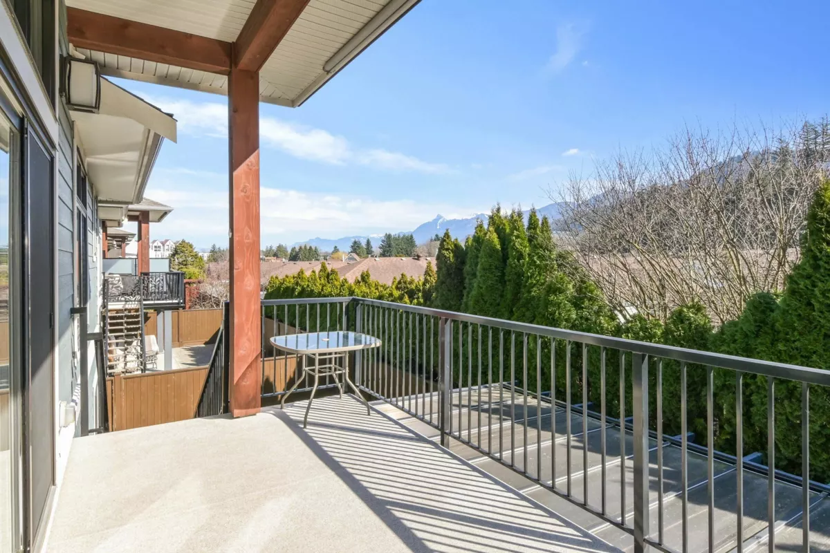 Outdoor Deck Photo of 64 46110 Thomas Road, Chilliwack, BC