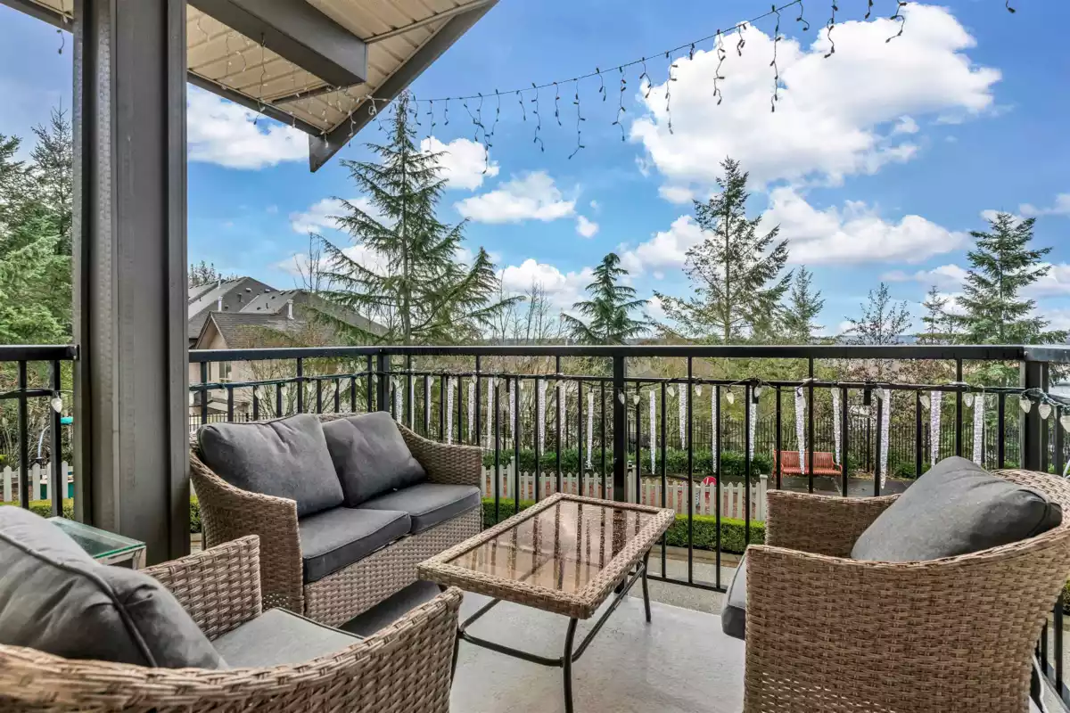 Entry Foyer Photo of 35 20326 68 Avenue, Langley, BC