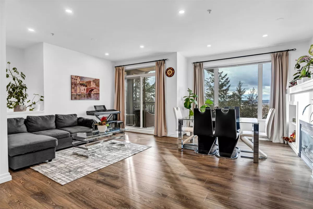 Kitchen Island Photo of 35 20326 68 Avenue, Langley, BC