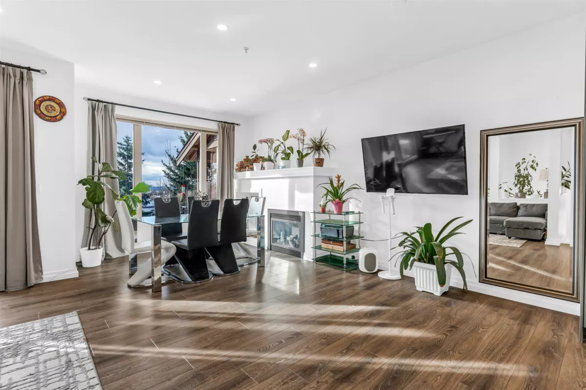 Kitchen Photo of 35 20326 68 Avenue, Langley, BC