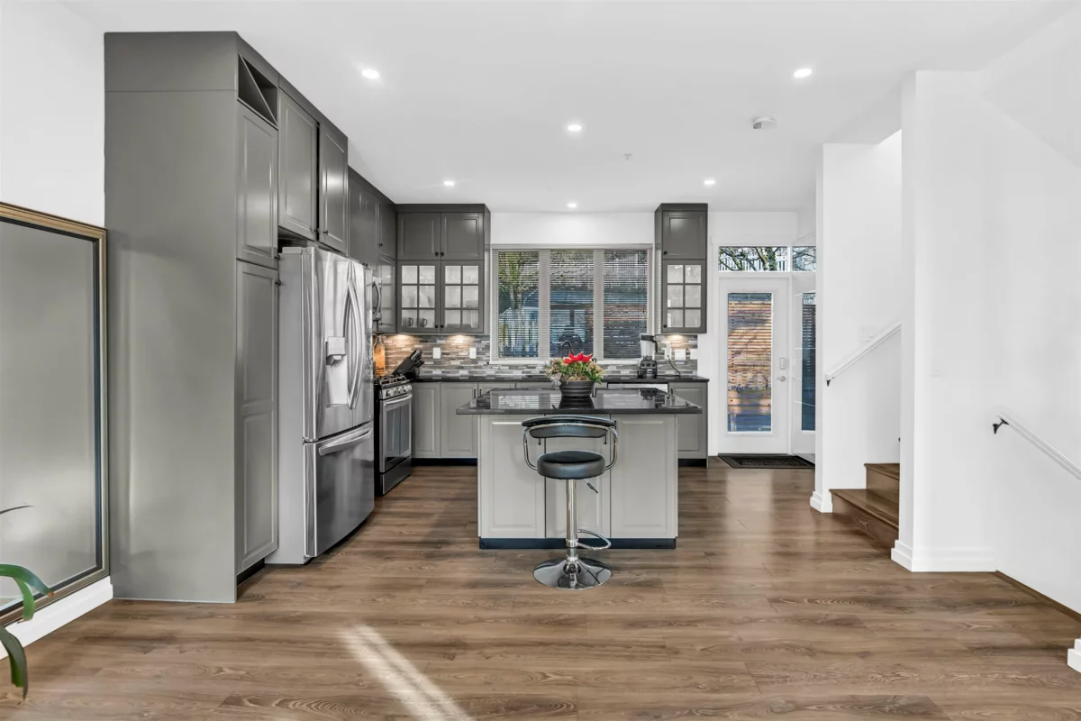 Living Room Photo of 35 20326 68 Avenue, Langley, BC