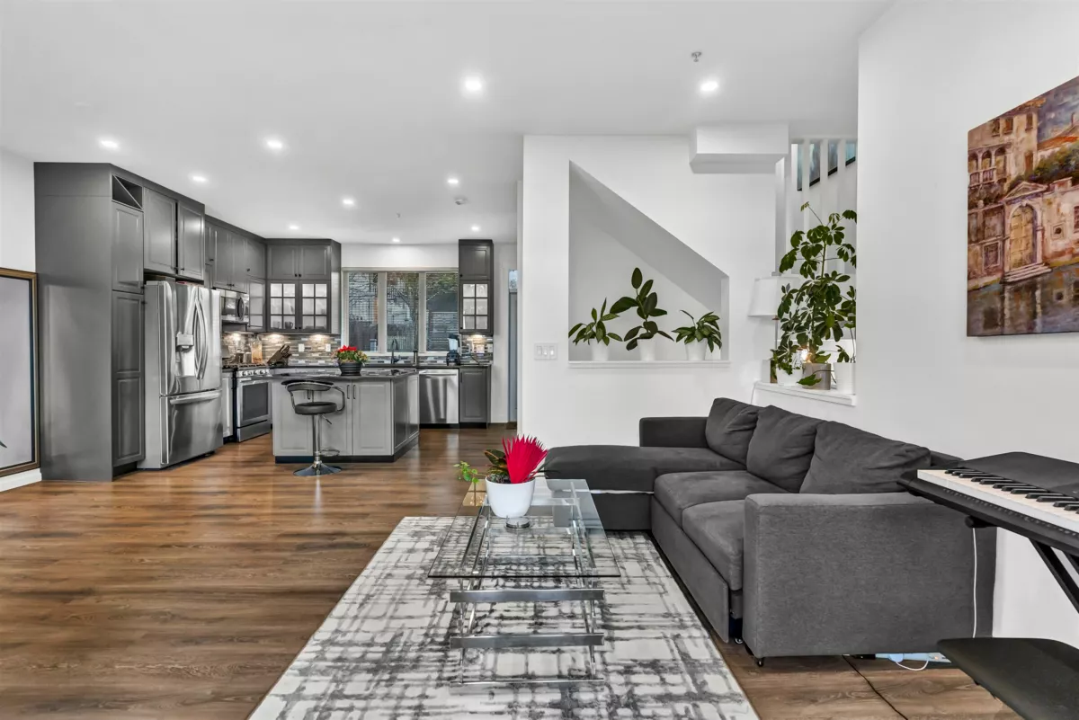 Primary Bathroom Photo of 35 20326 68 Avenue, Langley, BC