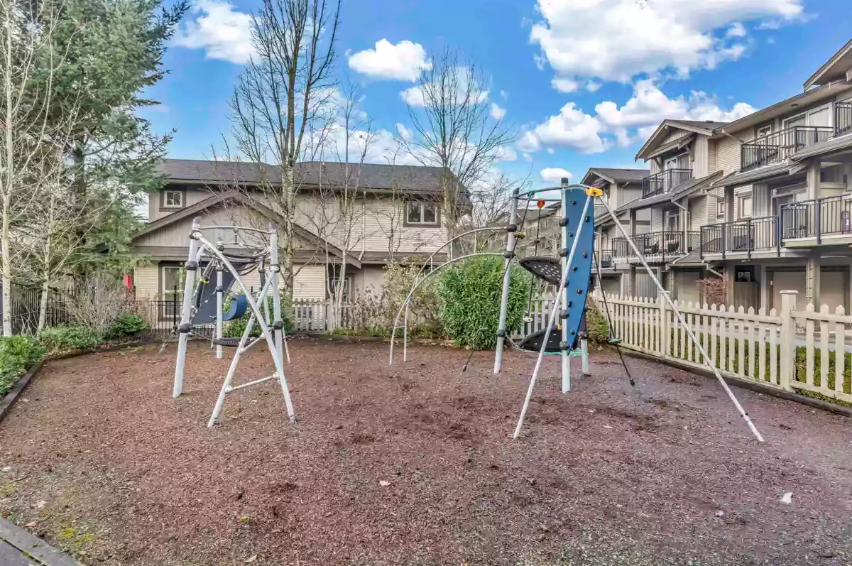 Staircase Photo of 35 20326 68 Avenue, Langley, BC