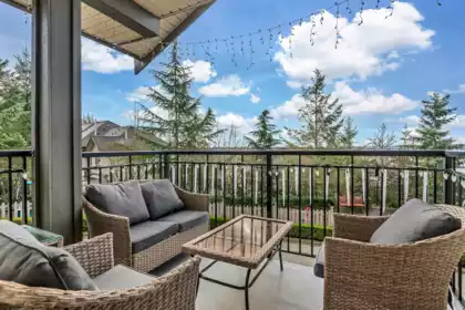 Entry Foyer Photo of 35 20326 68 Avenue, Langley, BC