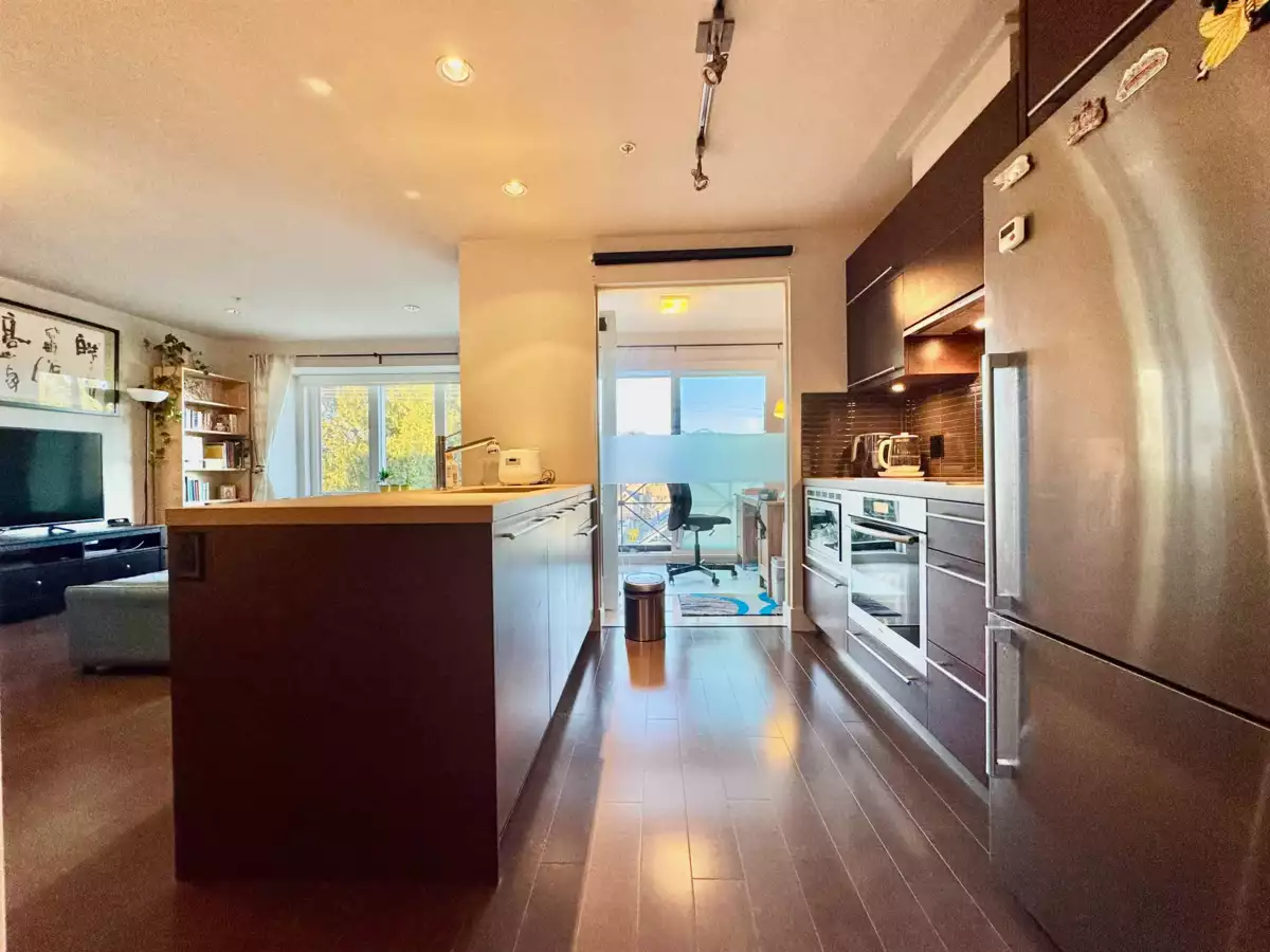 Kitchen Island Photo of 305 4463 W 10th Avenue, Vancouver, BC