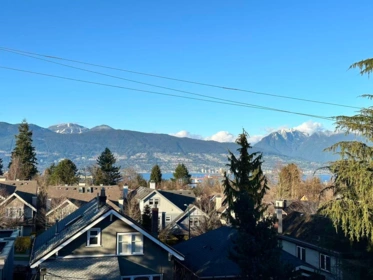 305 4463 W 10th Avenue, Vancouver, BC