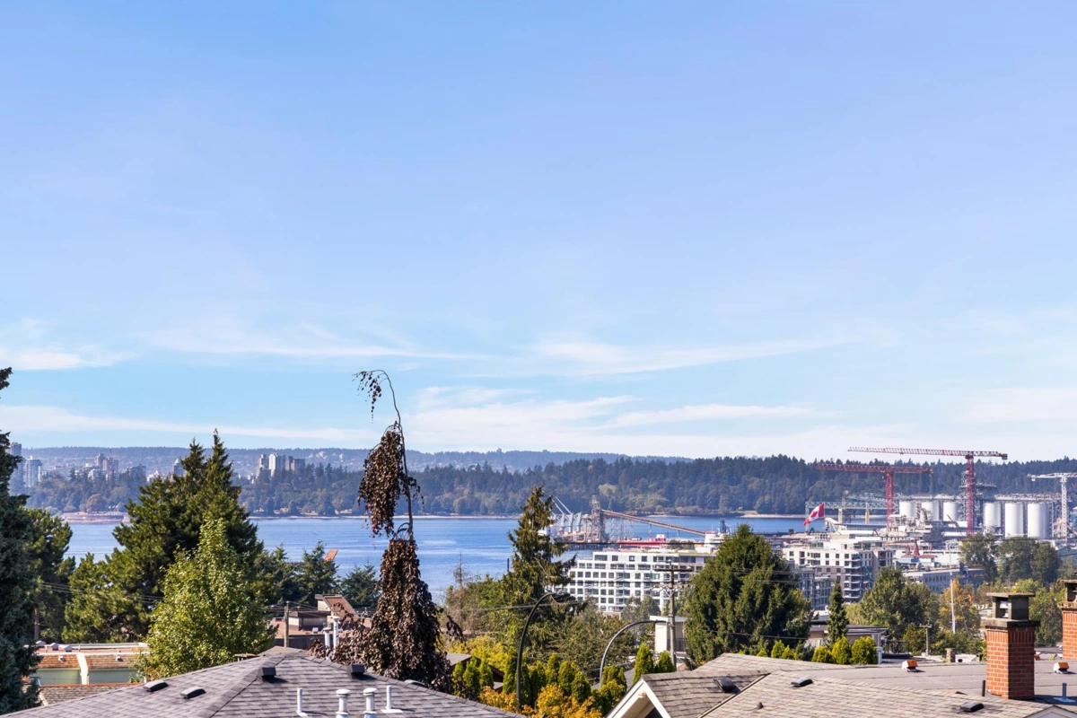 Basement Recreation Room Photo of 261 W 6th Street, North Vancouver, BC