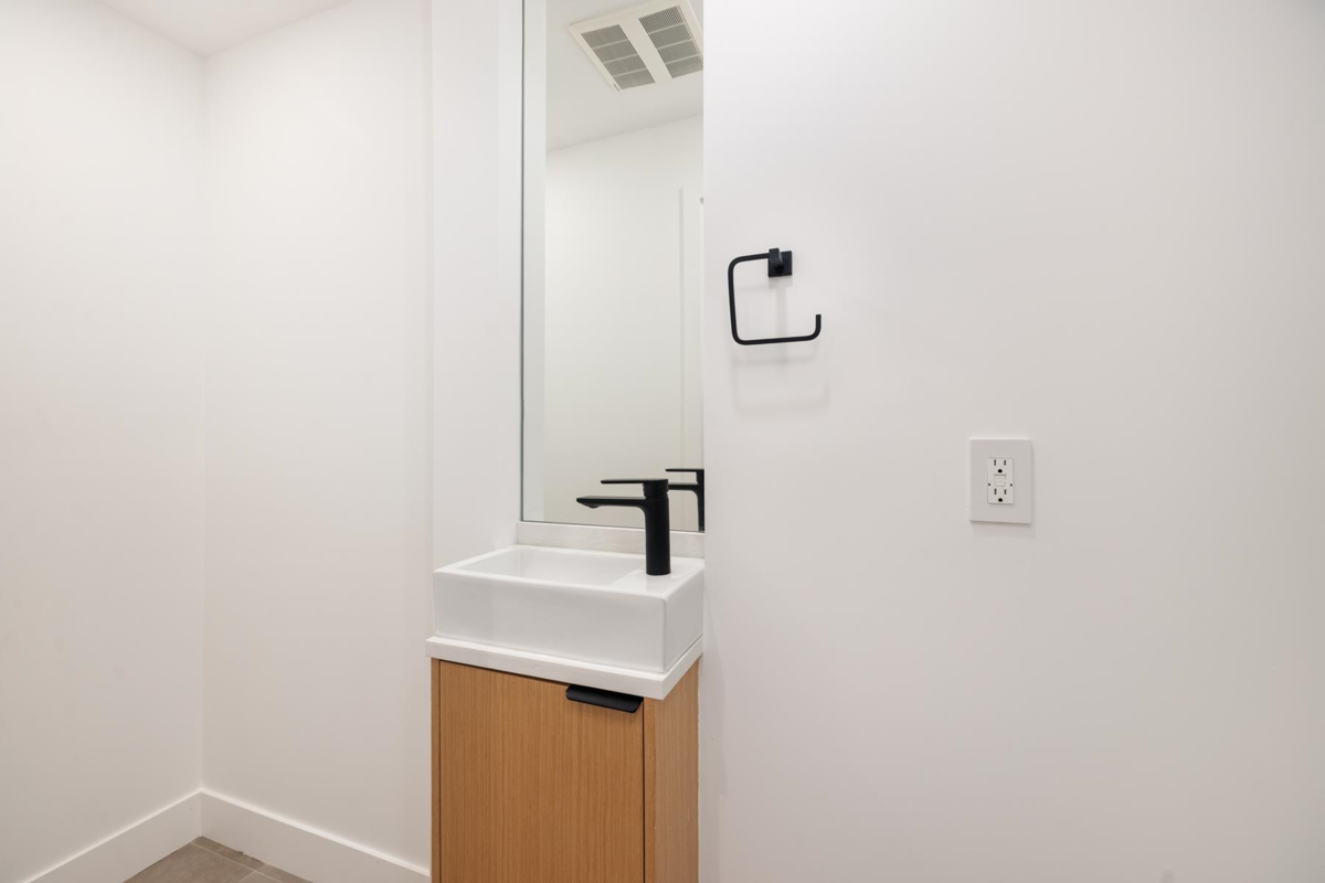 Bedroom 4 Photo of 261 W 6th Street, North Vancouver, BC