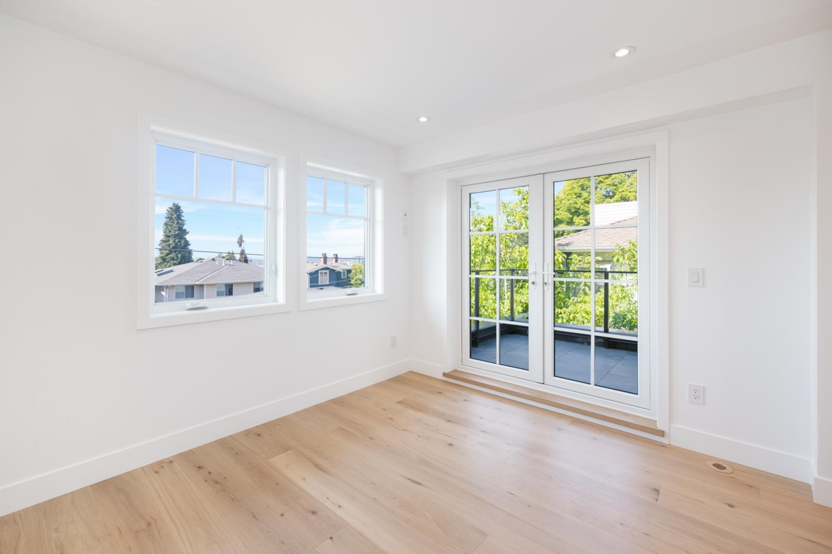 Breakfast Nook Photo of 261 W 6th Street, North Vancouver, BC