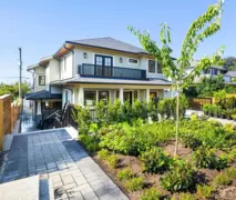 261 W 6th Street, North Vancouver, BC