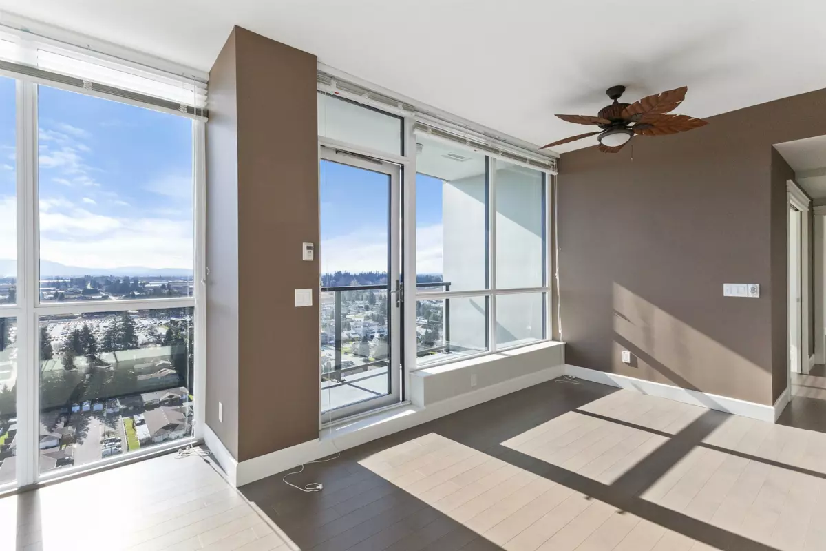 Kitchen Photo of 2206 2180 Gladwin Road, Abbotsford, BC