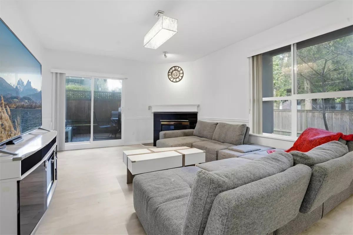 Family Room Photo of 110 14981 101a Avenue, Surrey, BC