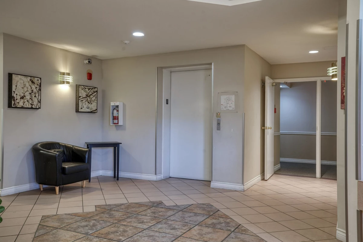 Hot Tub / Spa Photo of 110 14981 101a Avenue, Surrey, BC