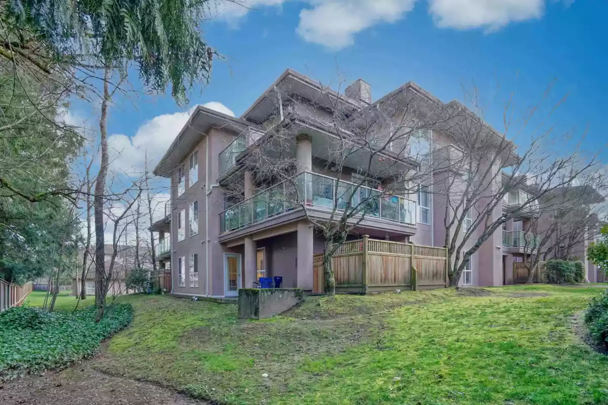 Powder Room Photo of 110 14981 101a Avenue, Surrey, BC