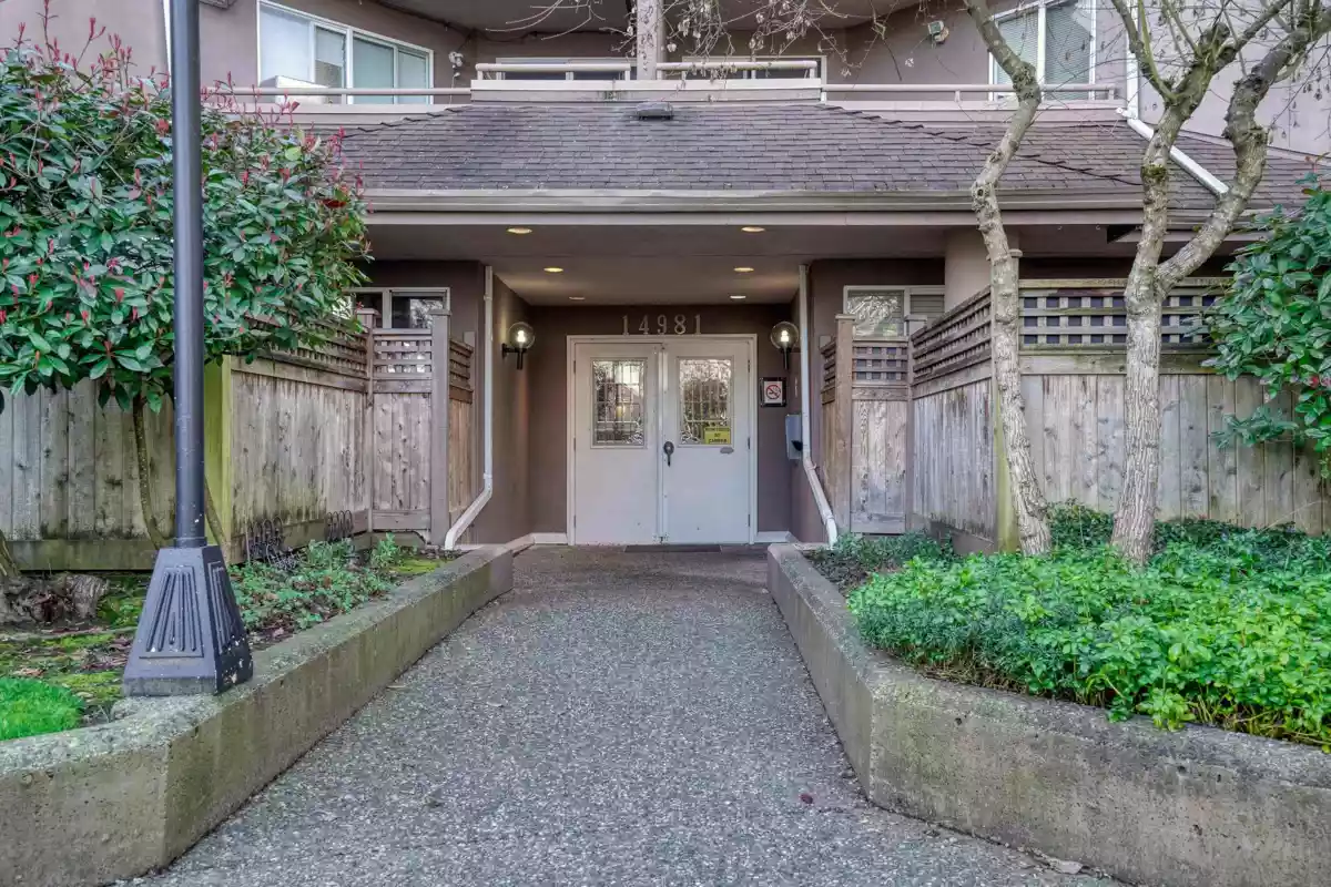 Swimming Pool Photo of 110 14981 101a Avenue, Surrey, BC