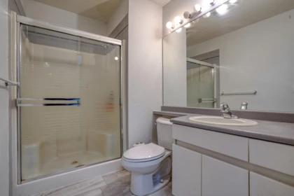 Primary Bathroom Photo of 110 14981 101a Avenue, Surrey, BC