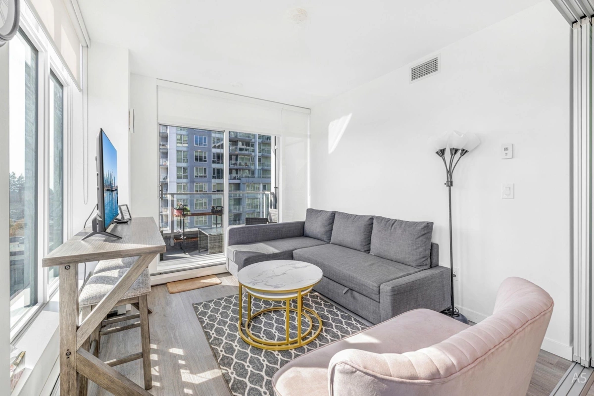 Living Room Photo of 913 13350 Central Avenue, Surrey, BC