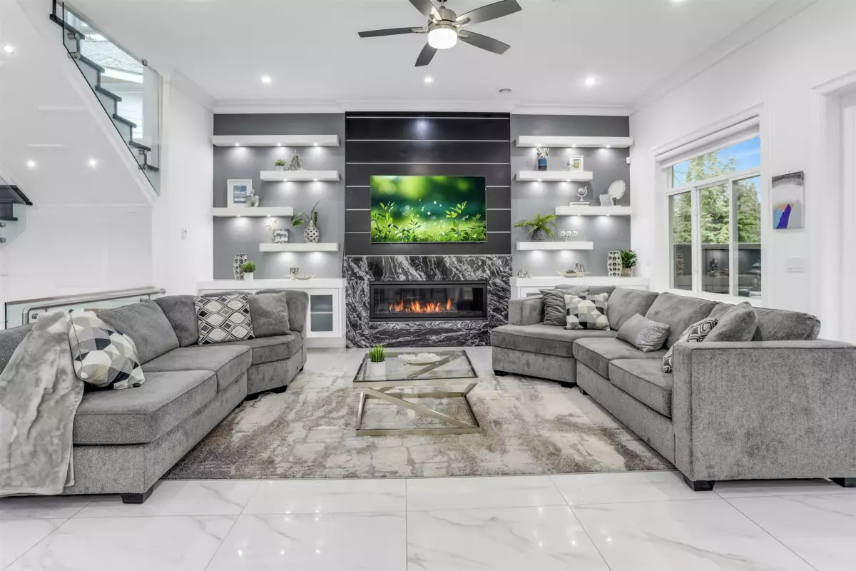 Walk-In Closet Photo of 7869 167 Street, Surrey, BC