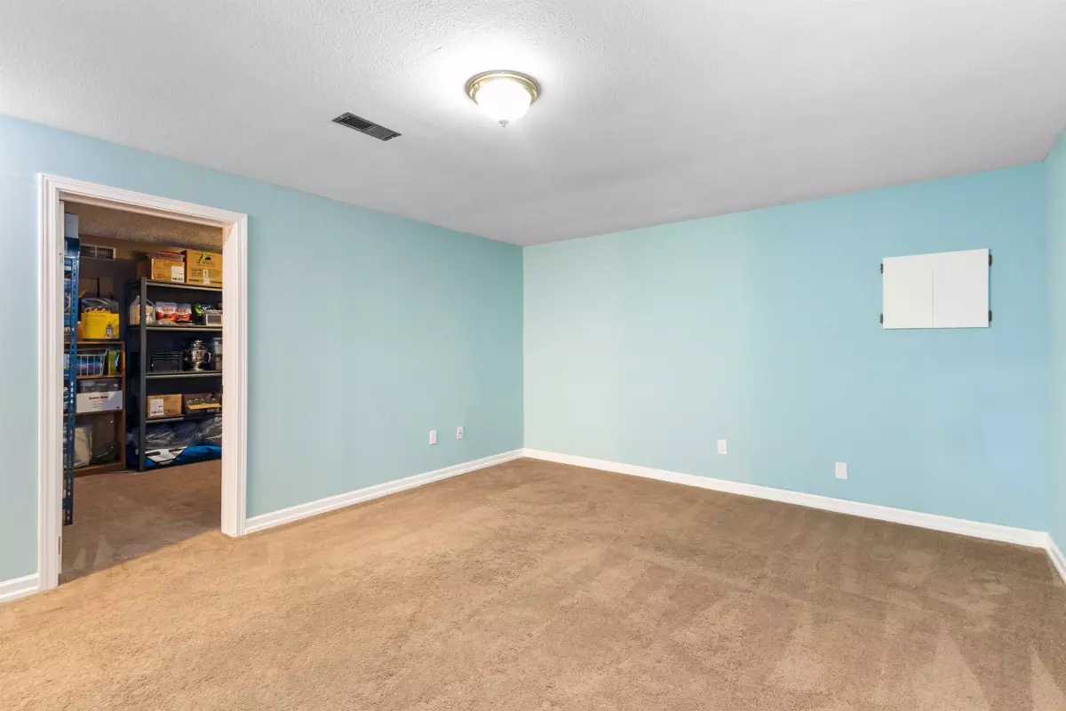 Outdoor Deck Photo of 34654 Dunsmuir Court, Abbotsford, BC