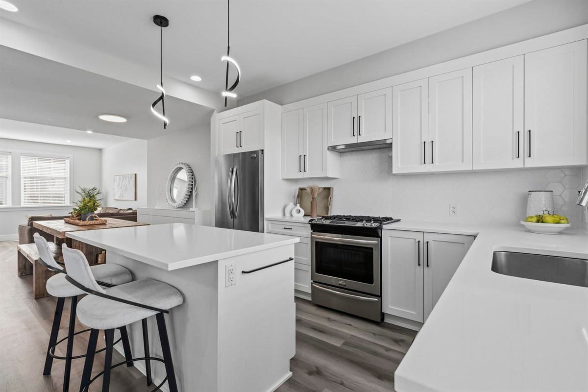 Breakfast Nook Photo of 14 15717 Mountain View Drive, Surrey, BC