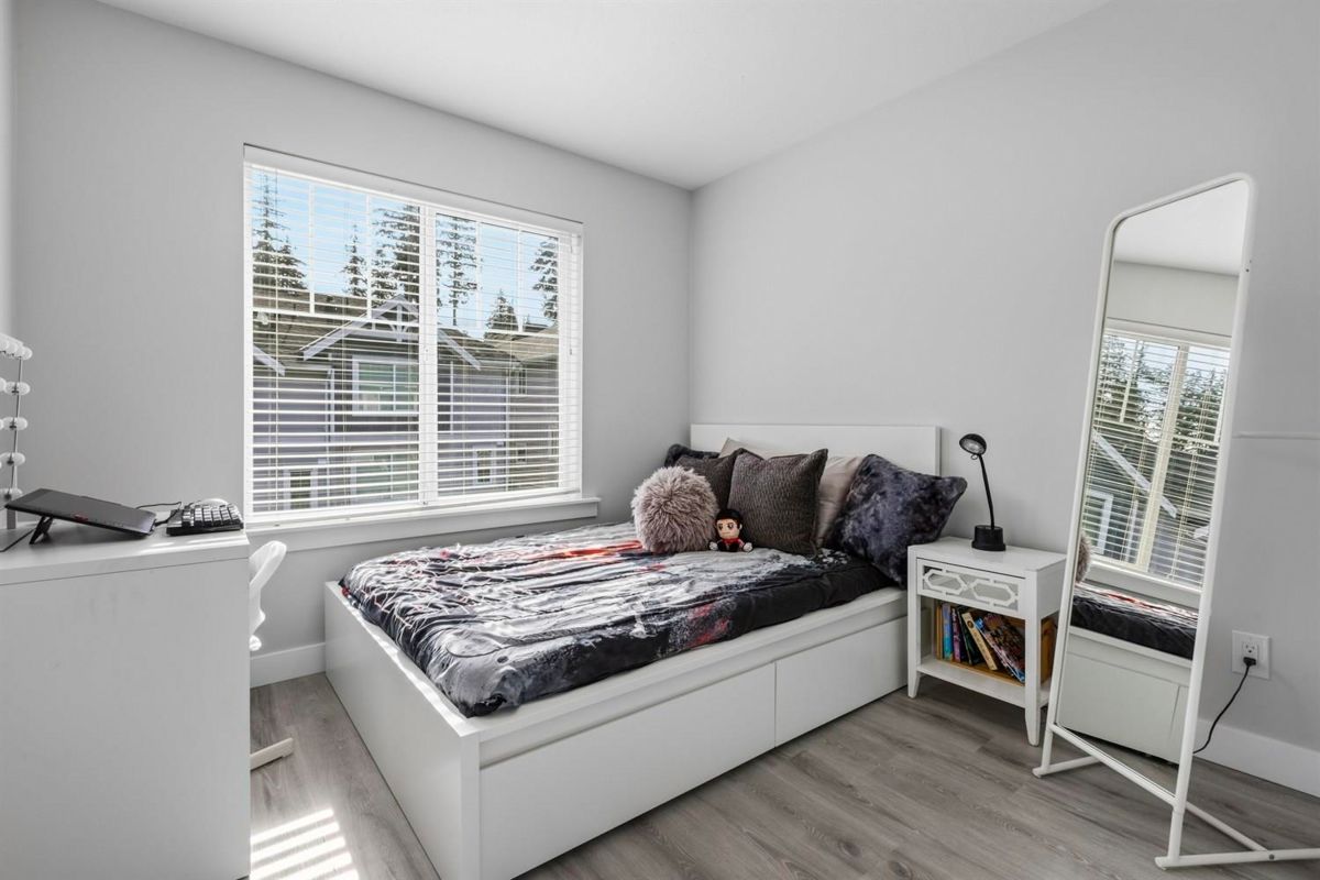 Entry Foyer Photo of 14 15717 Mountain View Drive, Surrey, BC