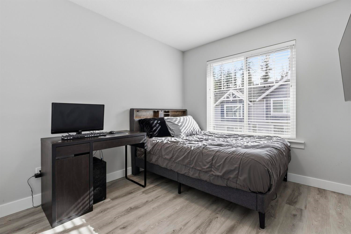 Hallway Photo of 14 15717 Mountain View Drive, Surrey, BC