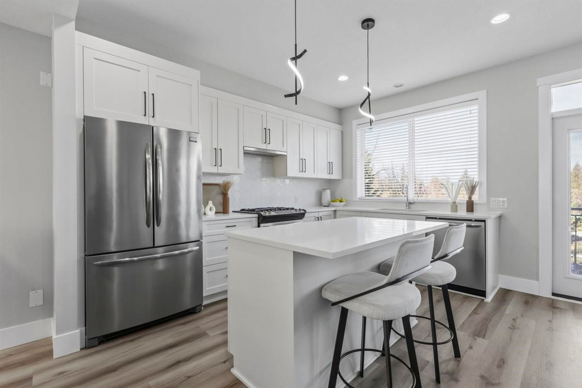 Kitchen Island Photo of 14 15717 Mountain View Drive, Surrey, BC