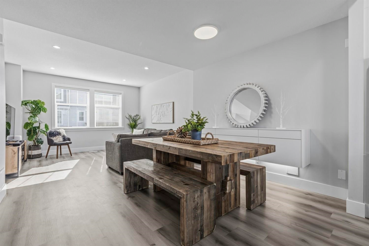 Kitchen Photo of 14 15717 Mountain View Drive, Surrey, BC