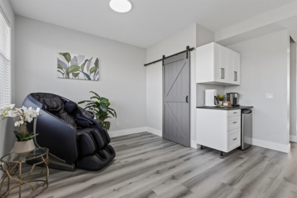 Walk-In Closet Photo of 14 15717 Mountain View Drive, Surrey, BC