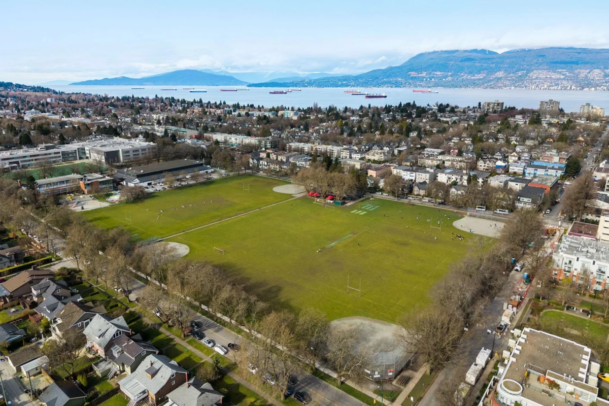 Backyard Photo of 406 2181 W 12th Avenue, Vancouver, BC