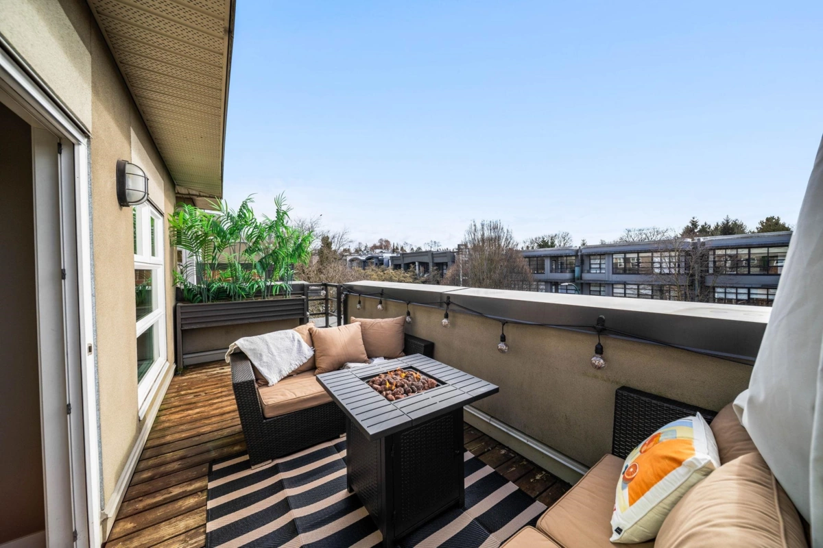 Breakfast Nook Photo of 406 2181 W 12th Avenue, Vancouver, BC