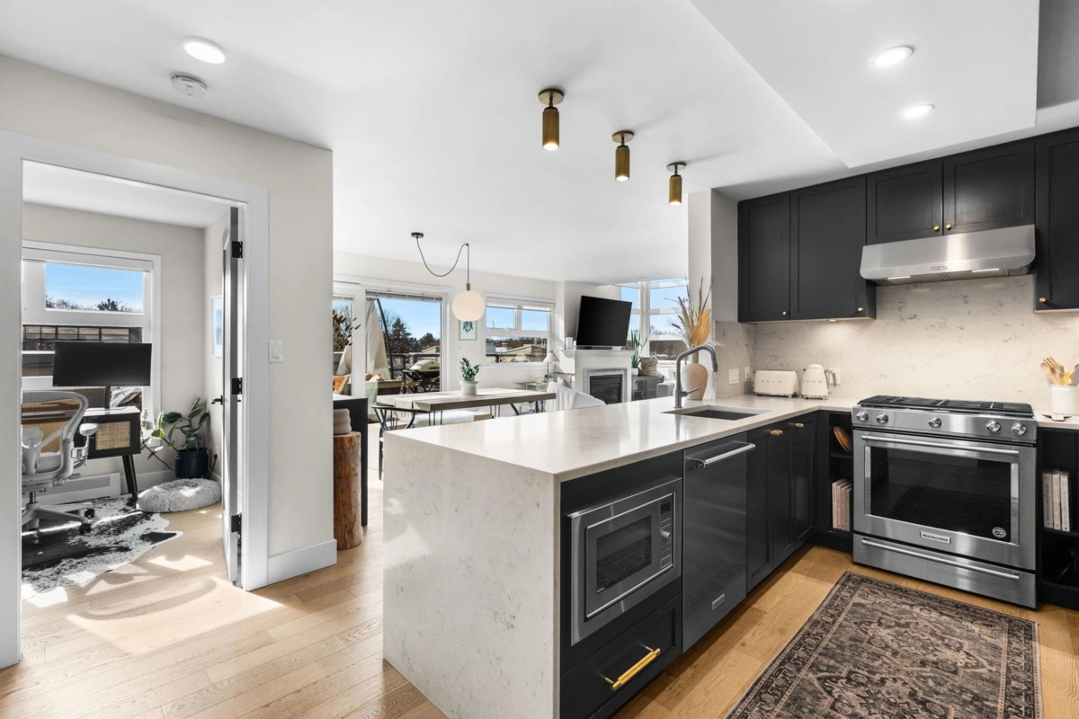 Guest Bathroom Photo of 406 2181 W 12th Avenue, Vancouver, BC