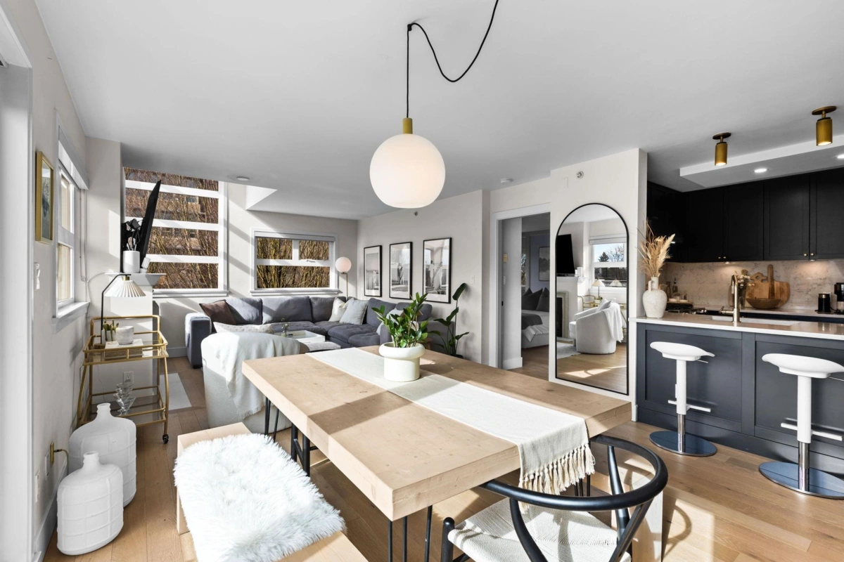 Primary Bathroom Photo of 406 2181 W 12th Avenue, Vancouver, BC