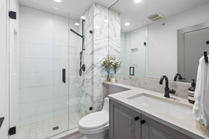 Entry Foyer Photo of 406 2181 W 12th Avenue, Vancouver, BC