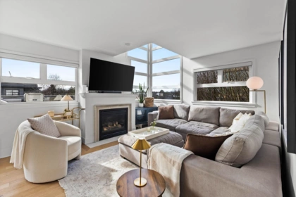 Front exterior of 406 2181 W 12th Avenue, Vancouver, BC