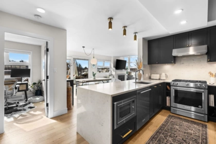 Guest Bathroom Photo of 406 2181 W 12th Avenue, Vancouver, BC