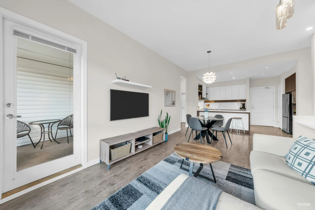 Dining Area Photo of 412 545 Foster Avenue, Coquitlam, BC