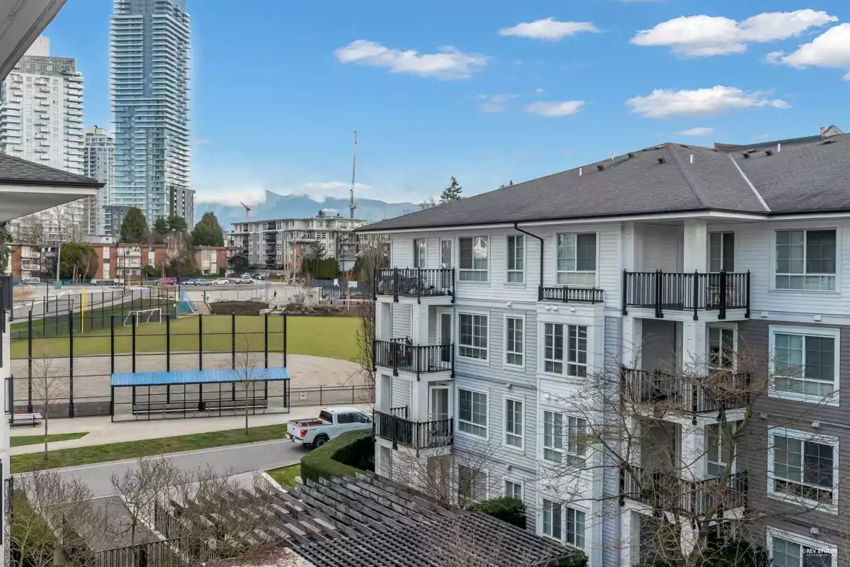 Hallway Photo of 412 545 Foster Avenue, Coquitlam, BC