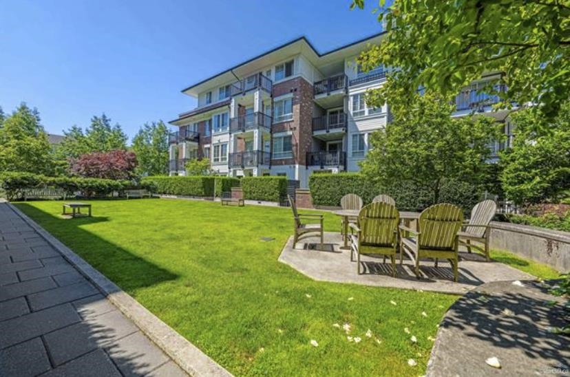 Hot Tub / Spa Photo of 412 545 Foster Avenue, Coquitlam, BC