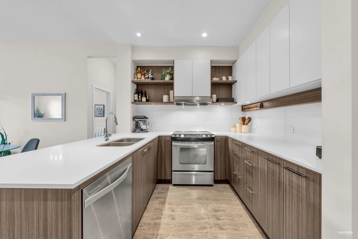 Kitchen Island Photo of 412 545 Foster Avenue, Coquitlam, BC