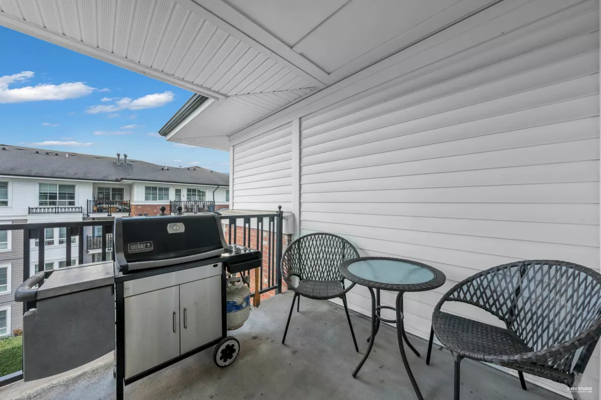 Mudroom Photo of 412 545 Foster Avenue, Coquitlam, BC