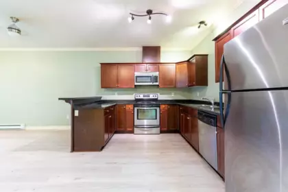 Kitchen Island Photo of 310 46053 Chilliwack Central Road, Chilliwack, BC