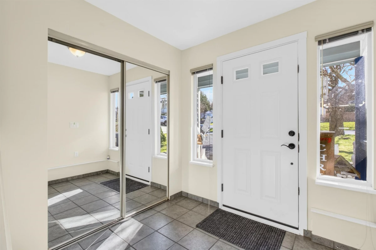 Dining Area Photo of 22475 Streng Avenue, Maple Ridge, BC