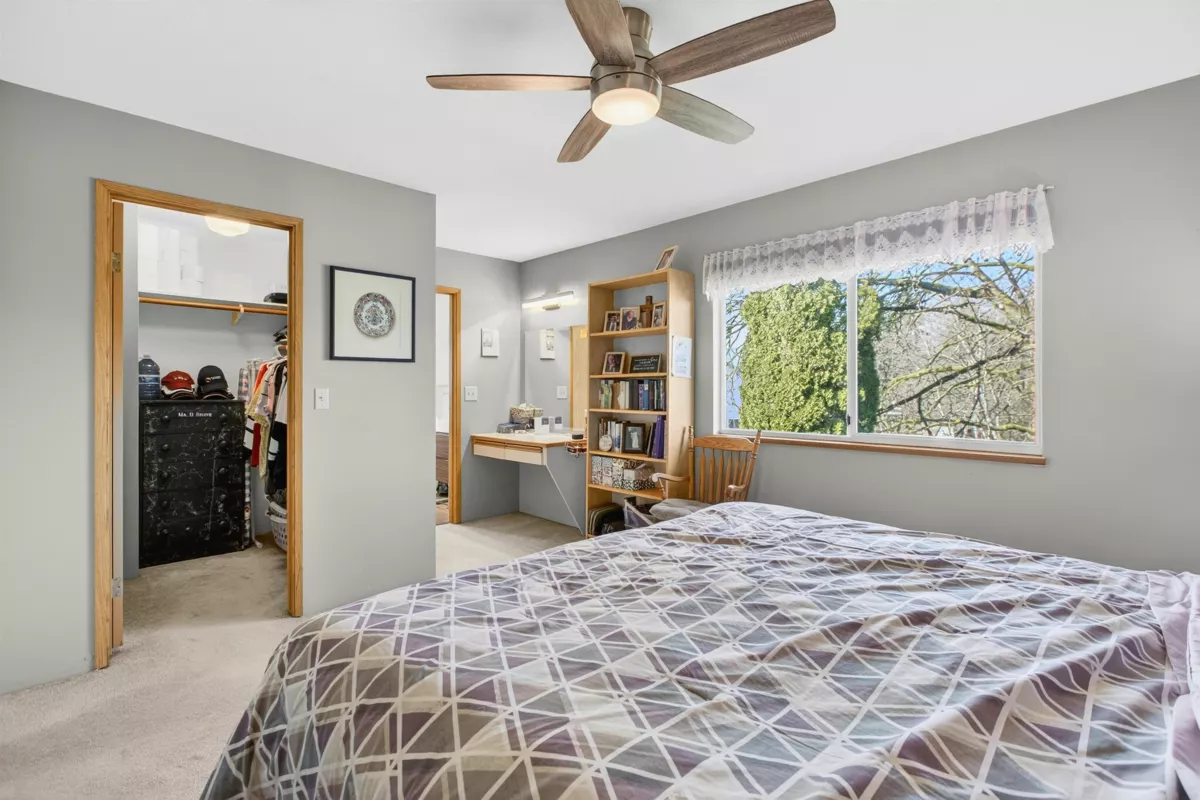 Entry Foyer Photo of 22475 Streng Avenue, Maple Ridge, BC