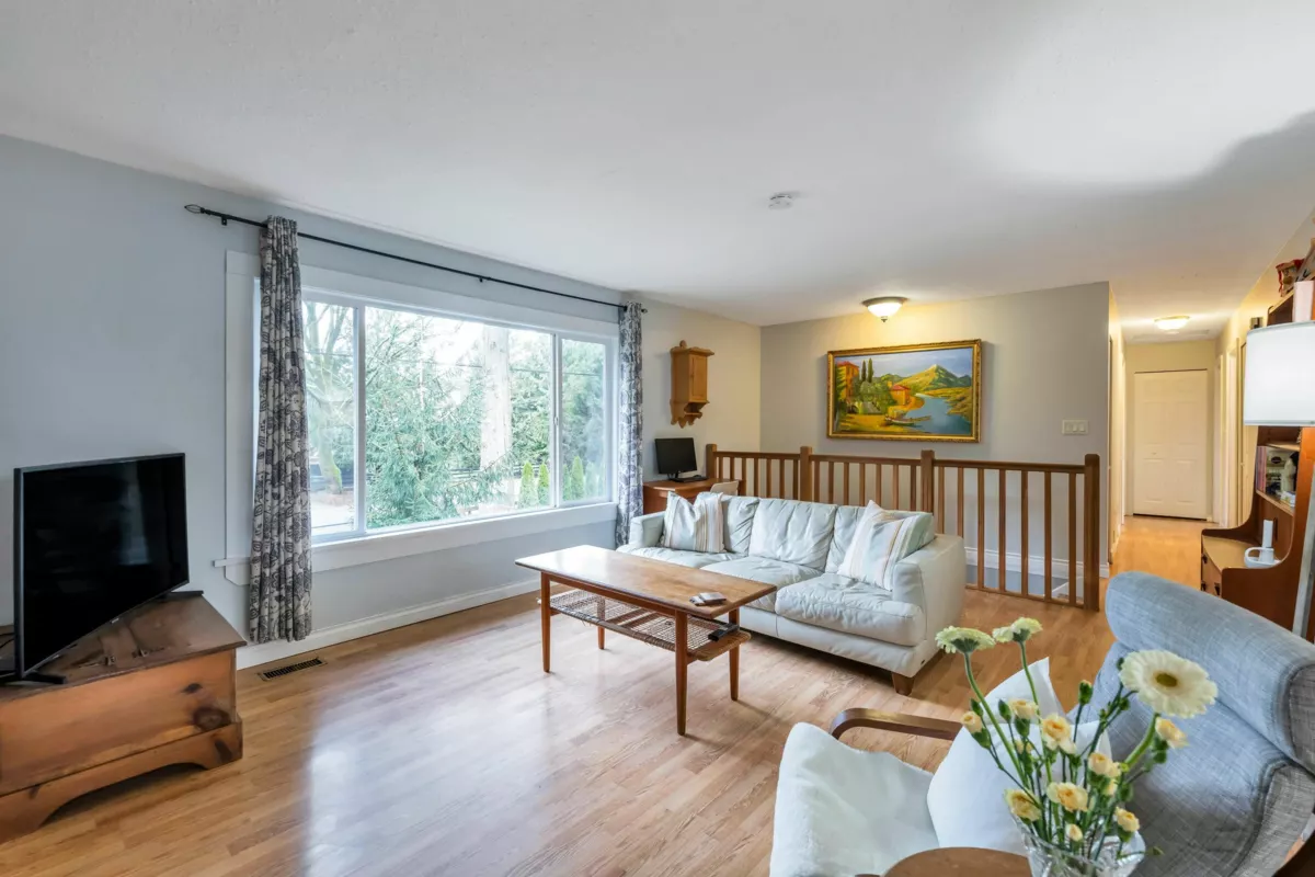Kitchen Island Photo of 1734 196 Street, Langley, BC