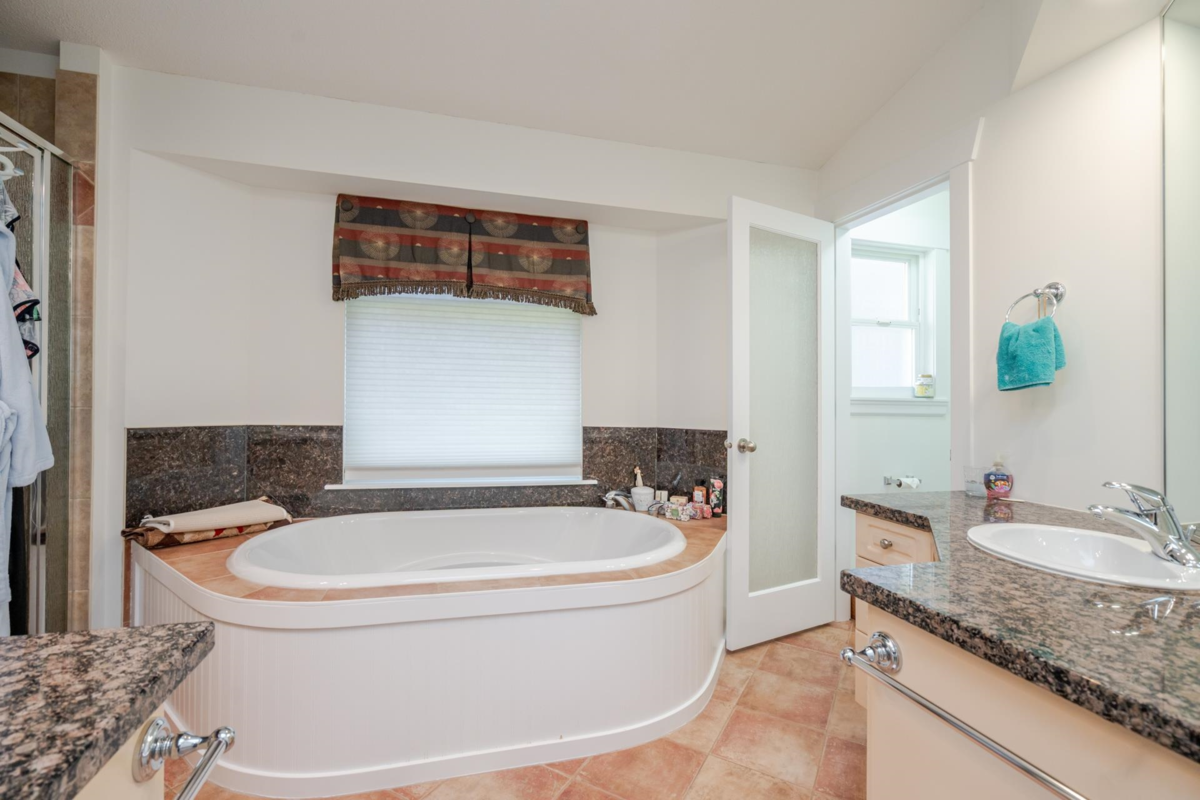 Basement Recreation Room Photo of 10510 Baker Place, Maple Ridge, BC